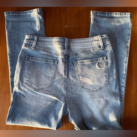 Laurie Felt Light Wash Forever Denim Crop Baby Bell Jeans - Picture 15 of 15